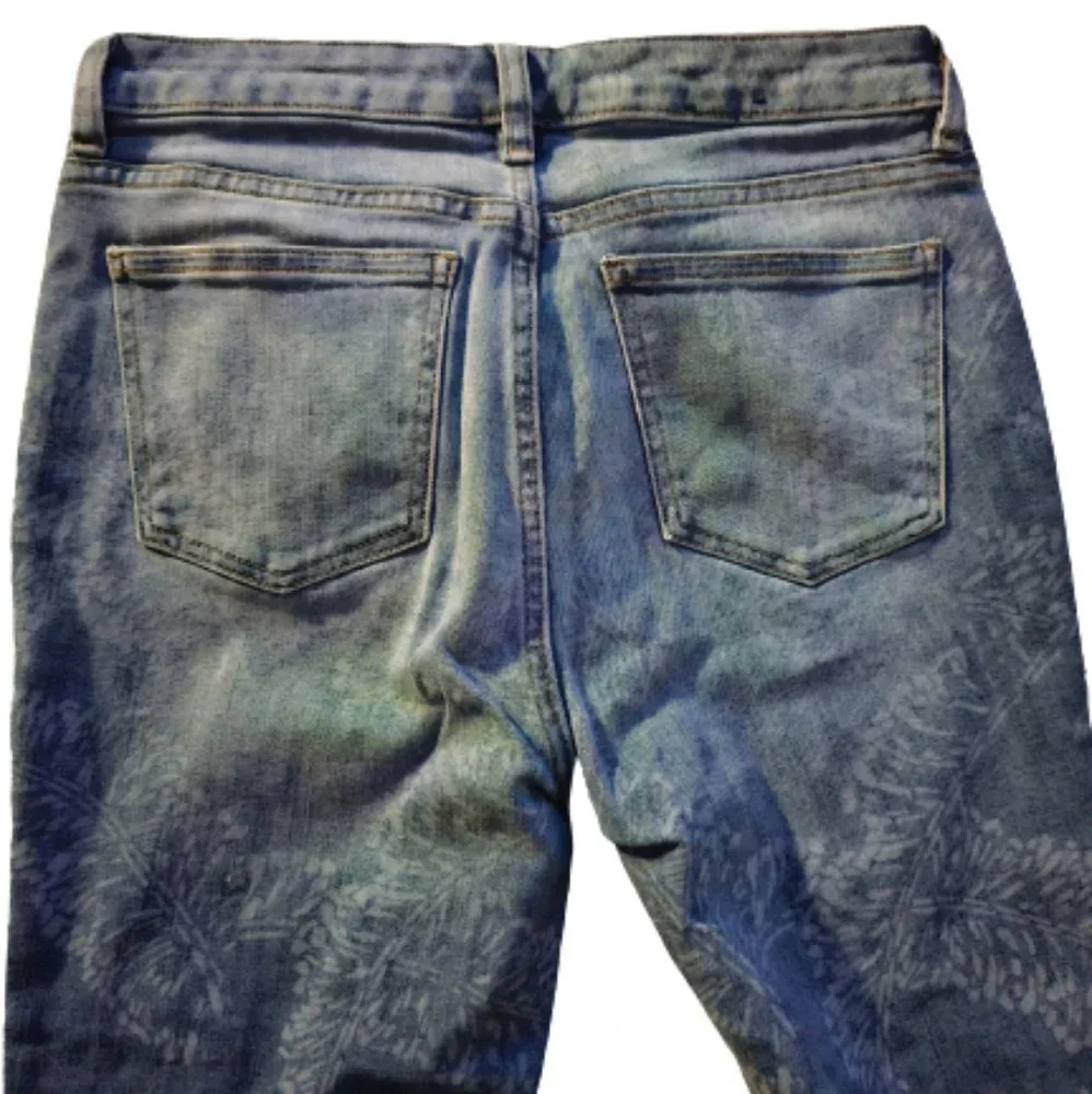 Chaps Denim Leaf Print Capris. Madden capri - Picture 6 of 14